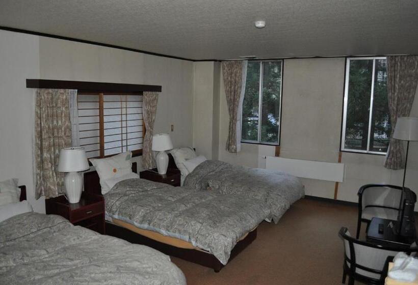 اتاق استاندارد سه نفره, Petit Hotel Yukikkoso