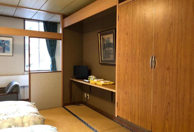 اتاق استاندارد با سرویس بهداشتی مشترک, Petit Hotel Yukikkoso