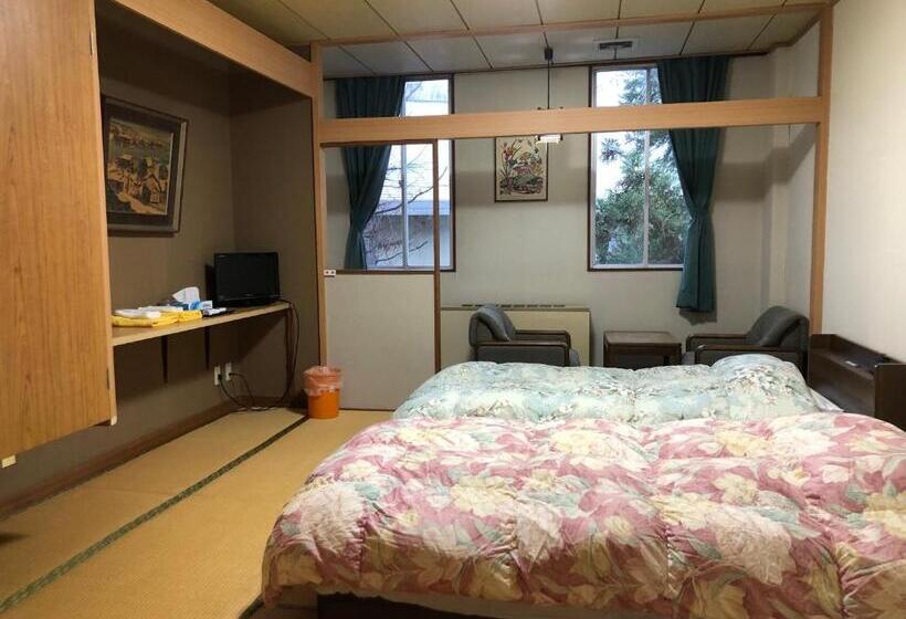 اتاق استاندارد با سرویس بهداشتی مشترک, Petit Hotel Yukikkoso
