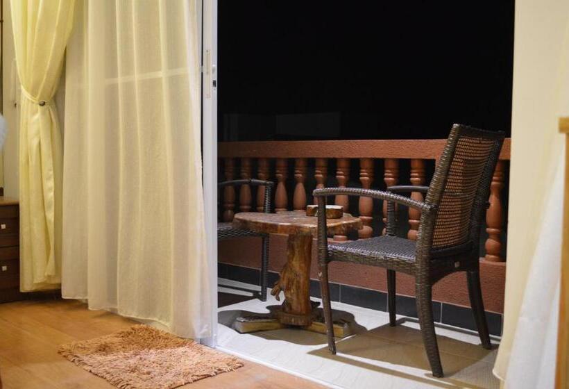 اتاق لوکس با بالکن و چشمانداز دریا, Sun Shine View