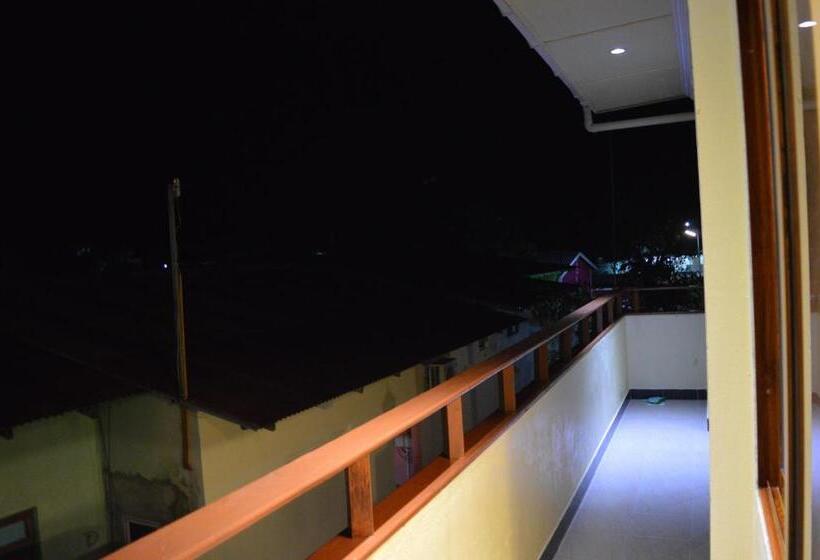 اتاق لوکس با چشمانداز, Sun Shine View