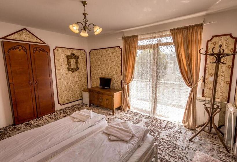 اتاق استاندارد با بالکن, Tihiat Kut Complex