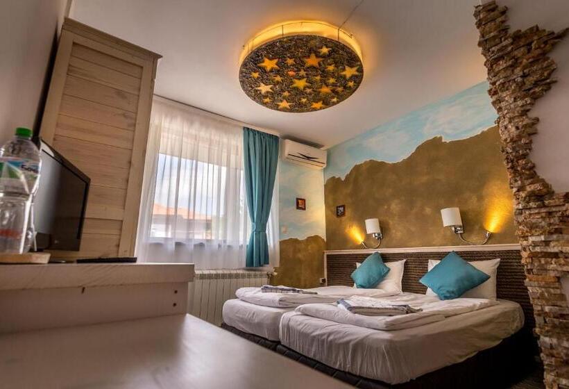 اتاق استاندارد با بالکن, Tihiat Kut Complex