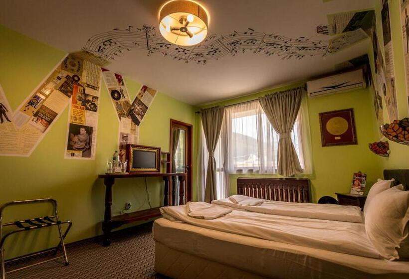 اتاق خانوادگی, Tihiat Kut Complex