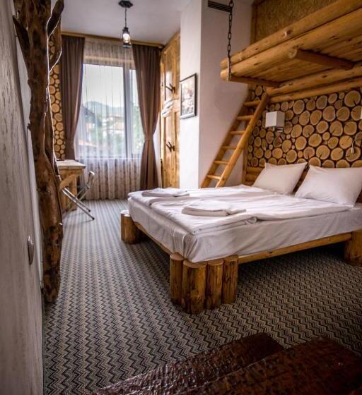 اتاق خانوادگی, Tihiat Kut Complex