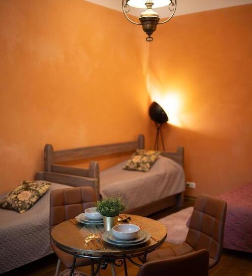 استودیو خانوادگی, Two Wheels