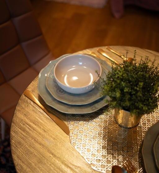 استودیو خانوادگی, Two Wheels