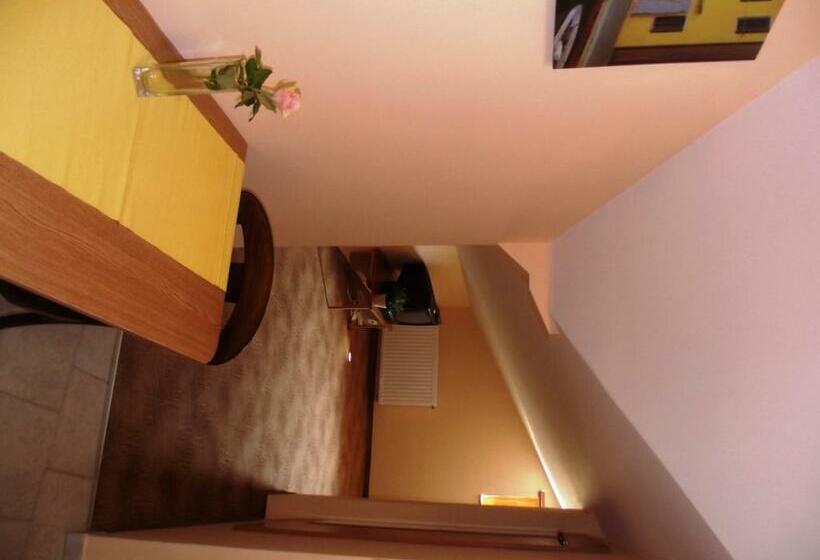 غرفة قياسية, Mediterrán Vendégház