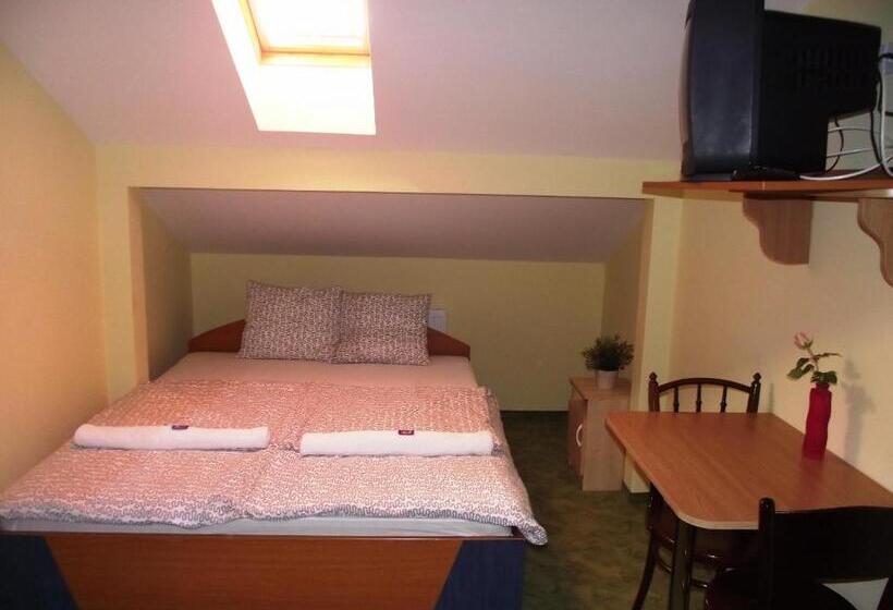 غرفة قياسية, Mediterrán Vendégház