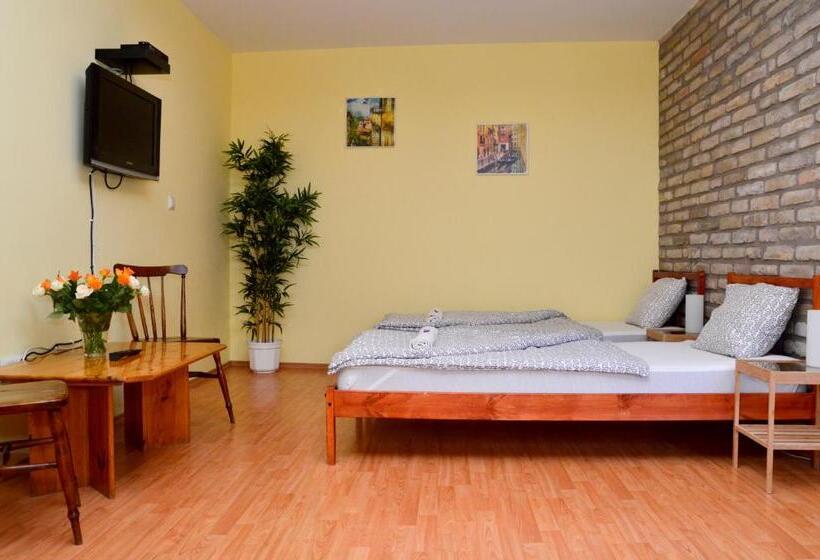 شقة غرفة واحدة, Mediterrán Vendégház