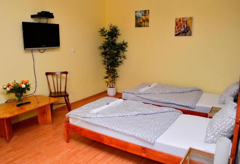 شقة غرفة واحدة, Mediterrán Vendégház