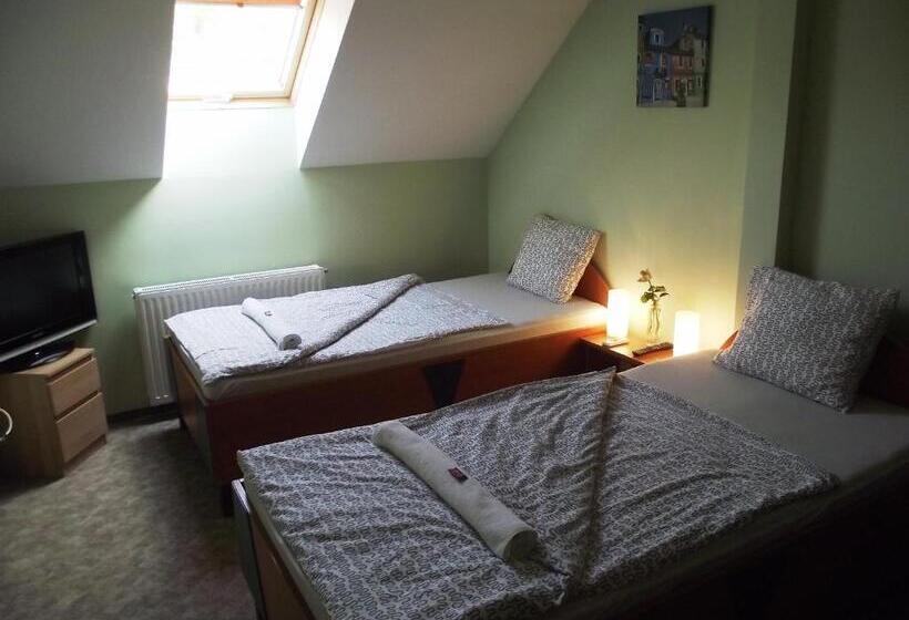 غرفة قياسية, Mediterrán Vendégház