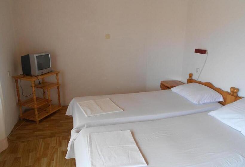 Номер Deluxe Вид на Город, Nelly Guest House