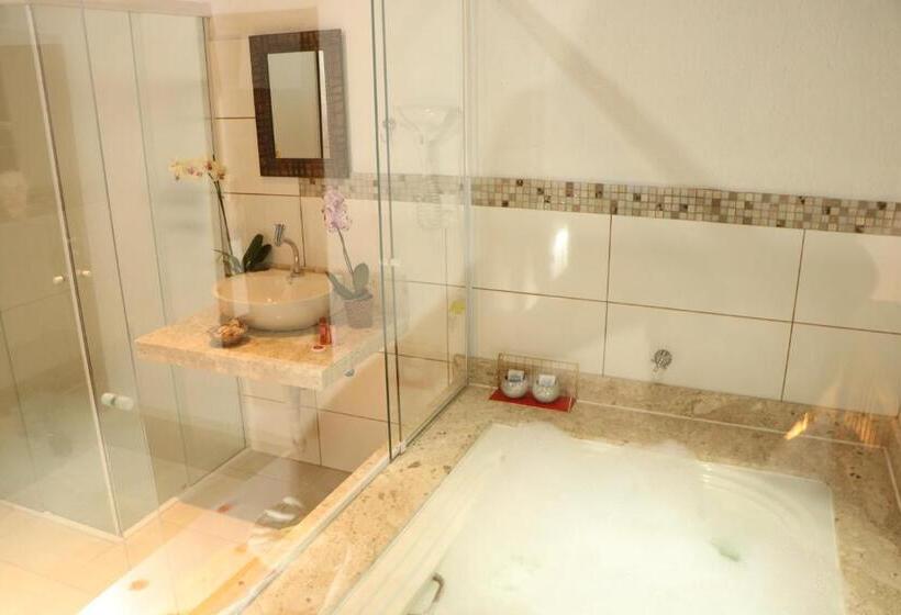 סוויטה עם ג'קוזי, Pousada Gauleses