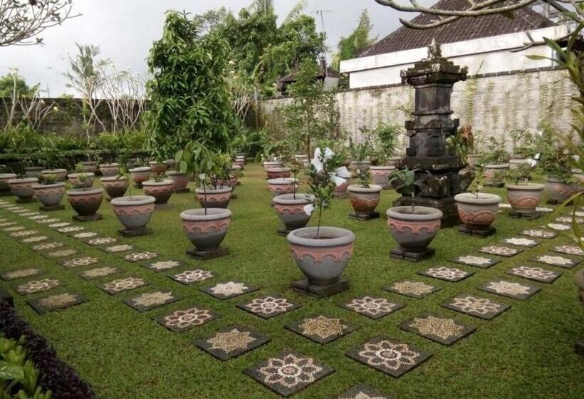Семейный Номер Вид на Сад, Puri Agung Inn