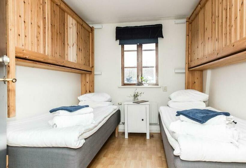 스탠다드 4인용 룸 공용 욕실, Sea Lodge Smögen