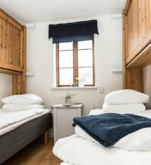 스탠다드 4인용 룸 공용 욕실, Sea Lodge Smögen