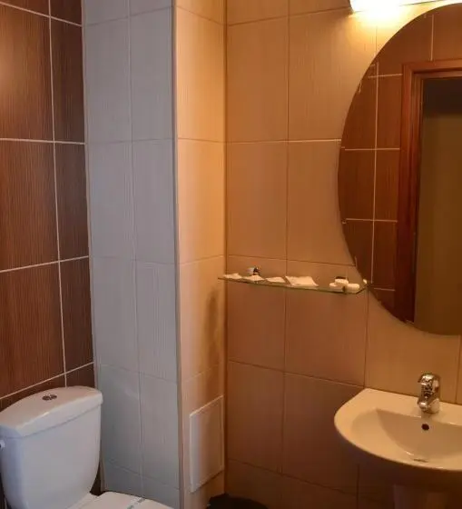 Standard Kolmen Hengen Huone, Pensiunea Magura