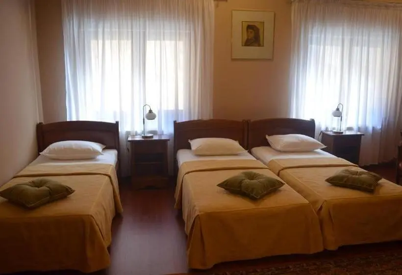 Comfort Kolmen Hengen Huone, Pensiunea Magura