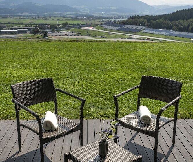 غرفة قياسية, Schönberghof Spielberg