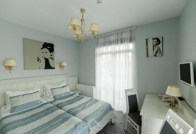 اتاق خانوادگی, Art