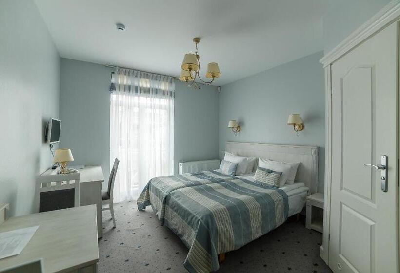 استودیوی استاندارد, Art