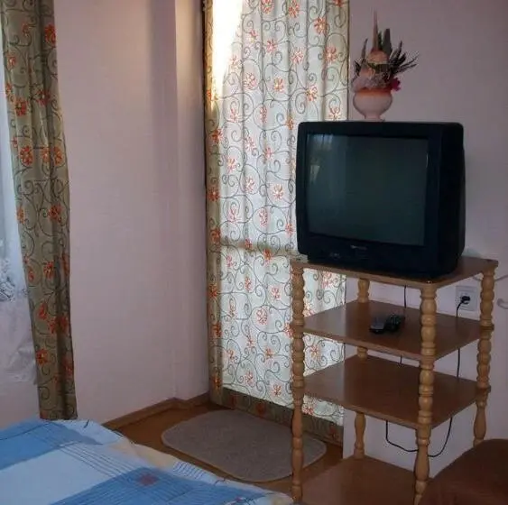 Standard Kolmen Hengen Huone Jaettu kylpyhuone, Lugas Szallas