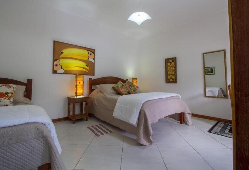 Quarto Estandar Primeiro Andar, Pousada Banzay