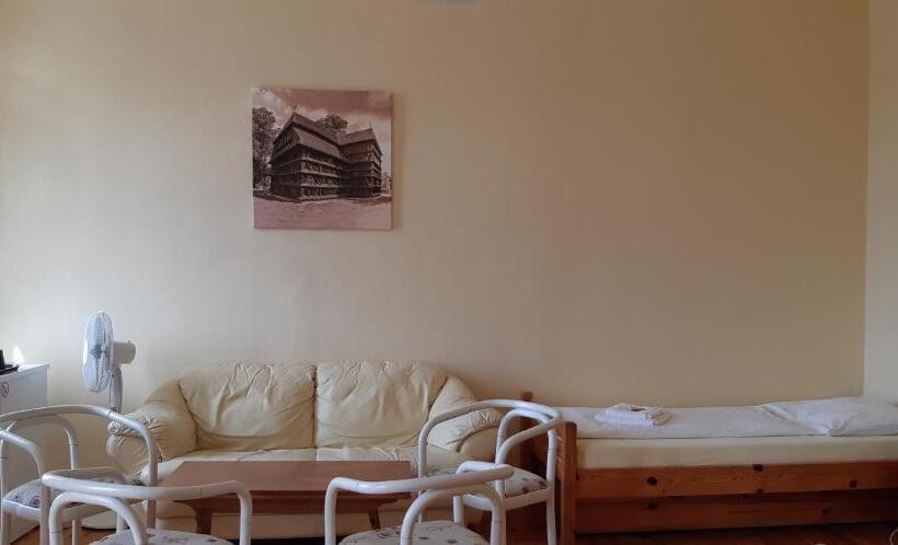 غرفة قياسية ثلاثية, Victoria   Penzion & Restaurant