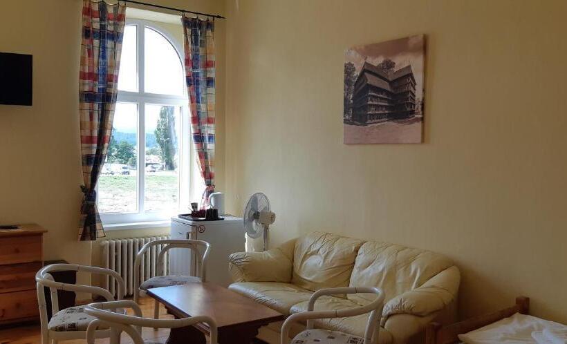 غرفة قياسية ثلاثية, Victoria   Penzion & Restaurant