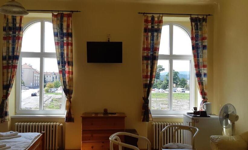 غرفة قياسية ثلاثية, Victoria   Penzion & Restaurant