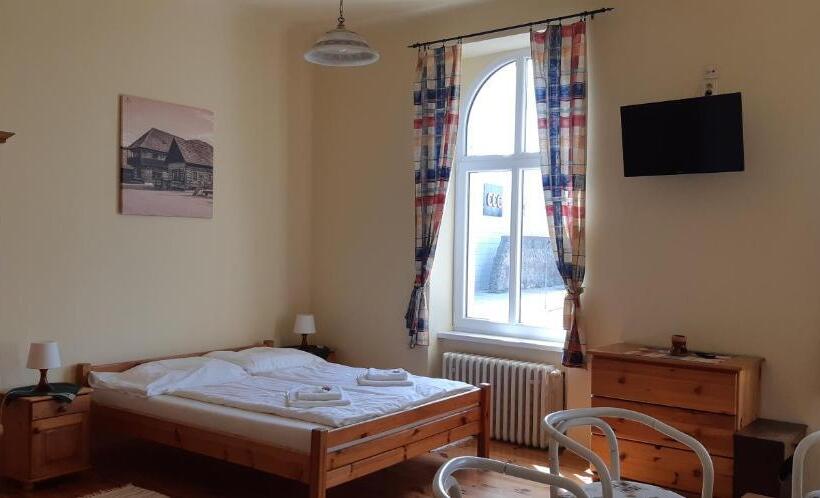 غرفة قياسية ثلاثية, Victoria   Penzion & Restaurant