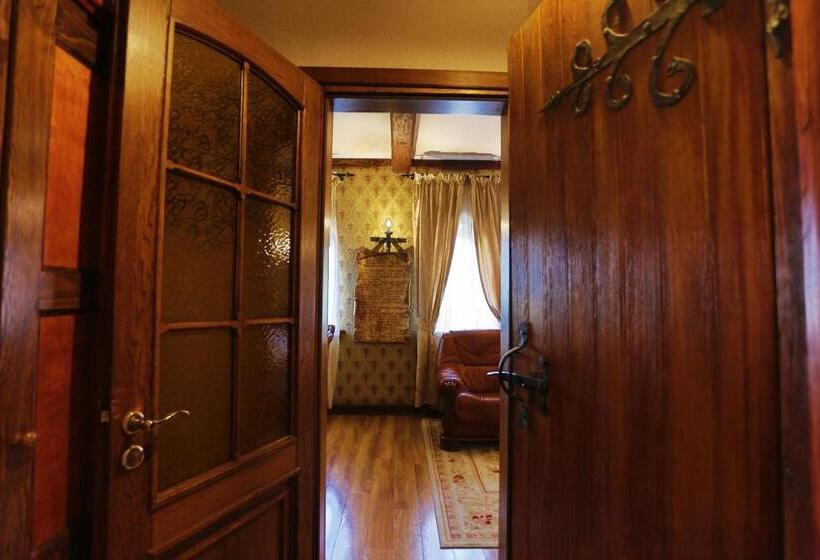 اتاق سوپریور, Fortetsya Hetmana