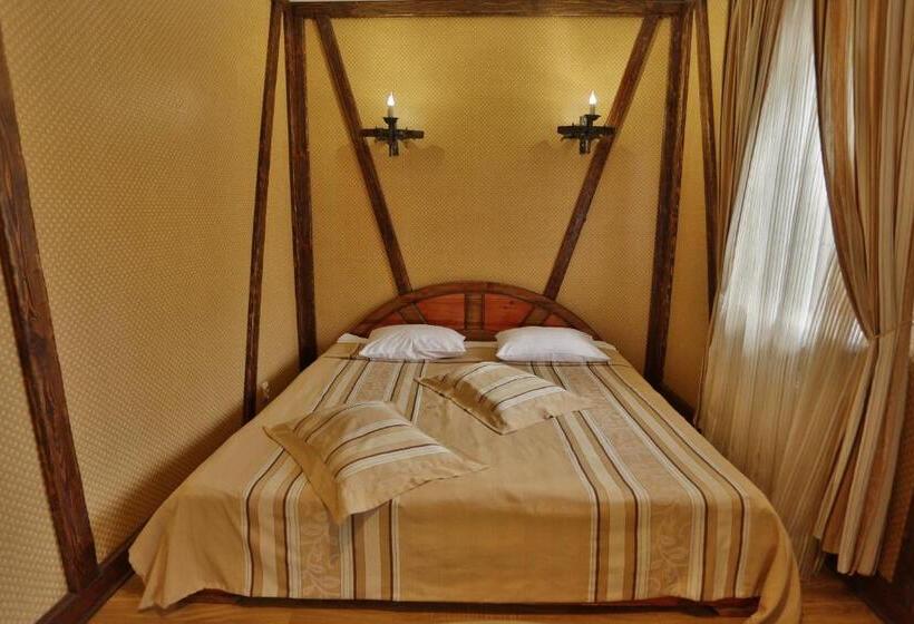 اتاق سوپریور, Fortetsya Hetmana