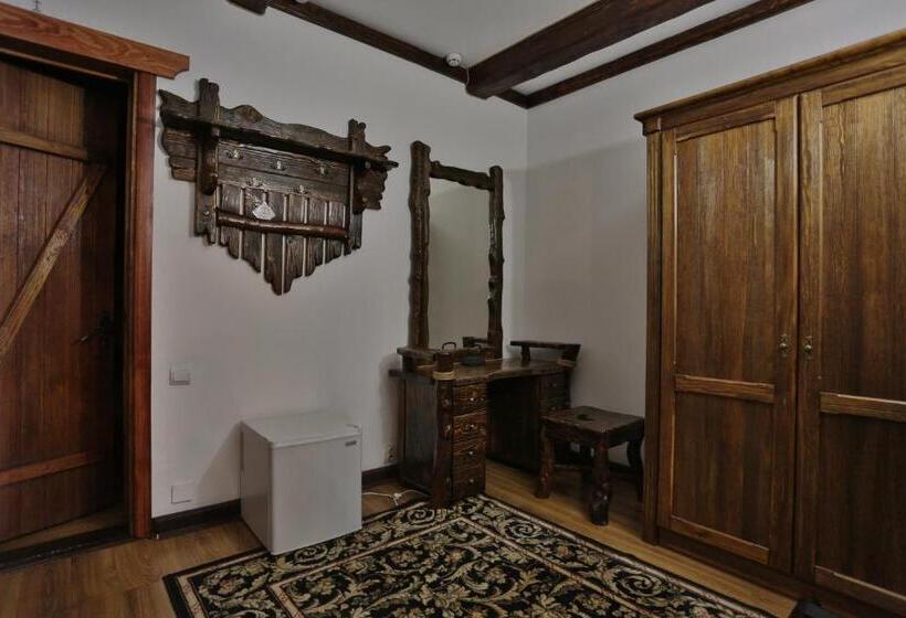 اتاق لوکس, Fortetsya Hetmana