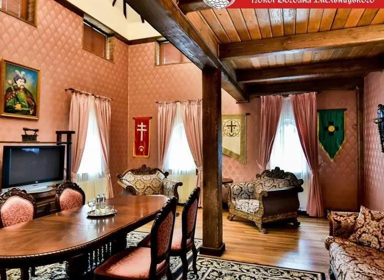 Suite Duplex, Fortetsya Hetmana