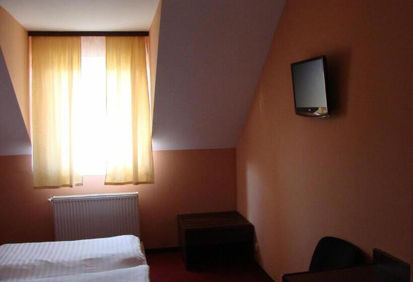 标准间, Hostel Lan