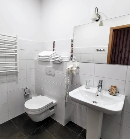 استودیو خانوادگی, Draugų Namai