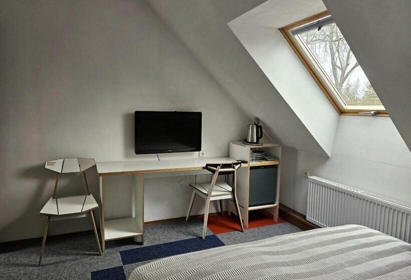 اتاق استاندارد, Draugų Namai