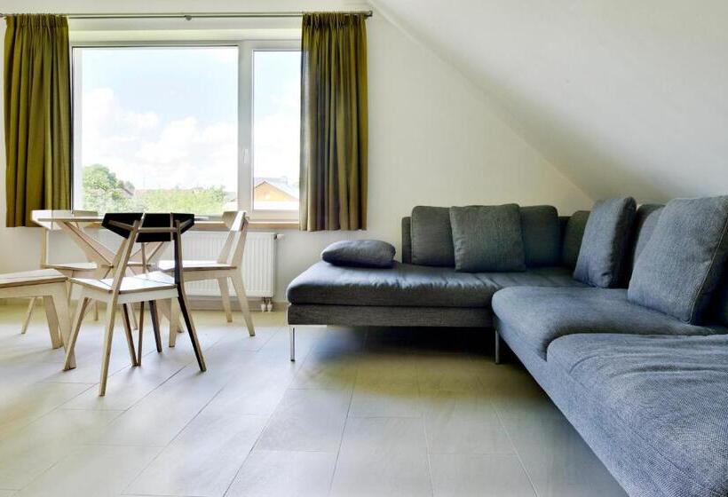 استودیوی استاندارد, Draugų Namai