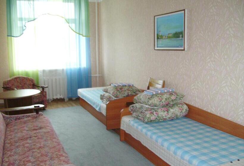 اتاق استاندارد سه نفره, Svečių Namai Zarasai