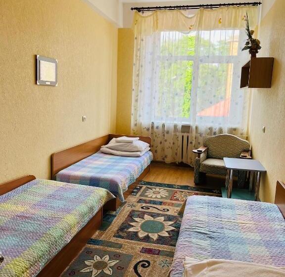 اتاق استاندارد سه نفره, Svečių Namai Zarasai