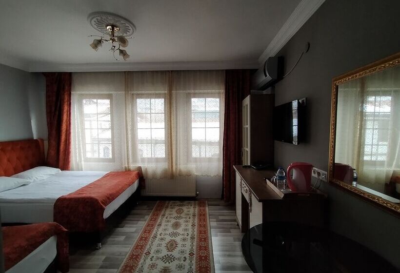 اتاق استاندارد سه نفره, Sehrizade Konagi