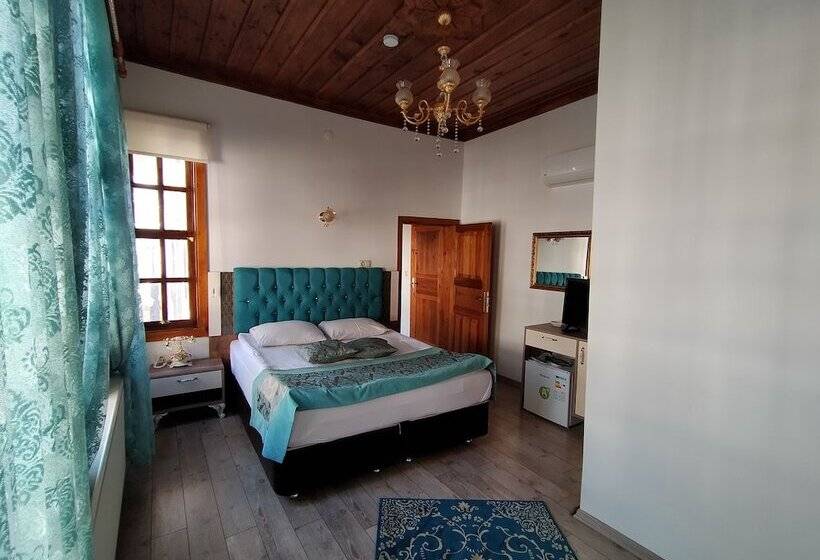 سوییت لوکس, Sehrizade Konagi