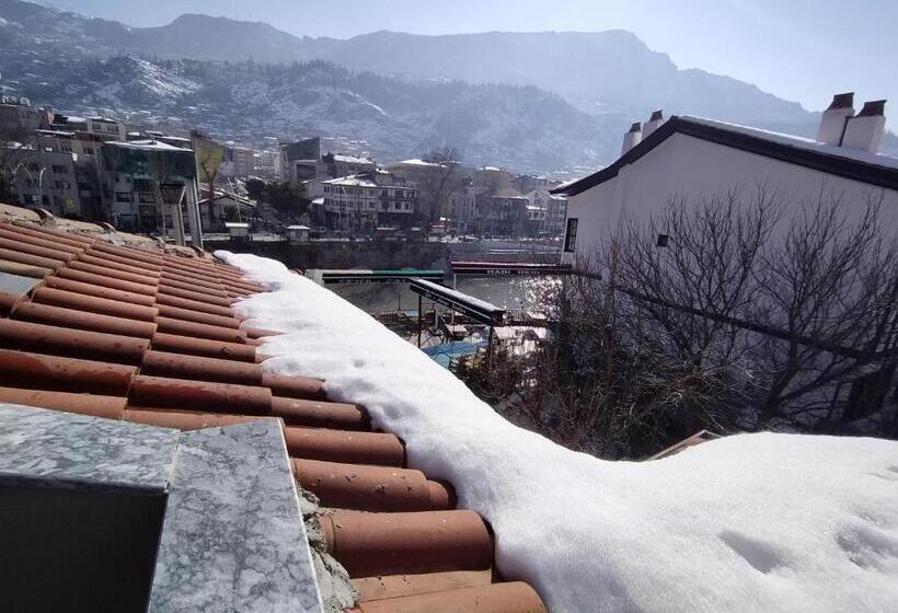 اتاق استاندارد چهارنفره با بالکن, Sehrizade Konagi