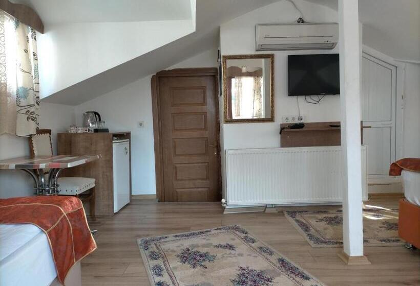 اتاق استاندارد چهارنفره با بالکن, Sehrizade Konagi