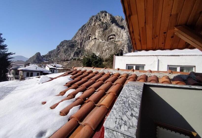 اتاق استاندارد چهارنفره با بالکن, Sehrizade Konagi