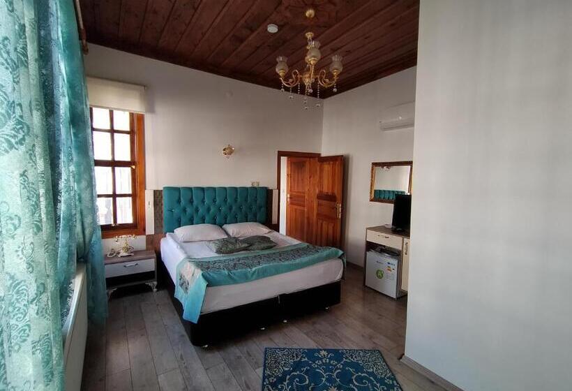 سوییت لوکس, Sehrizade Konagi