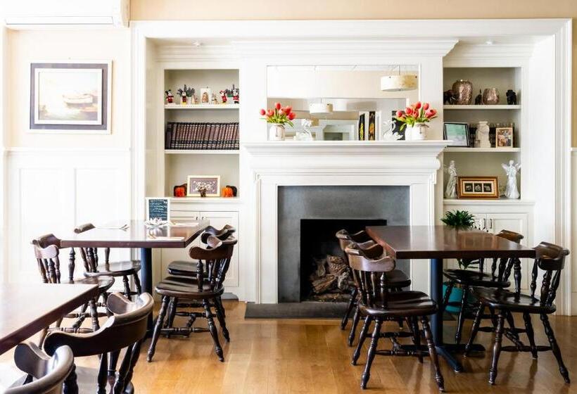 キングサイズベッドのスタンダードルーム, Rhea S Inn