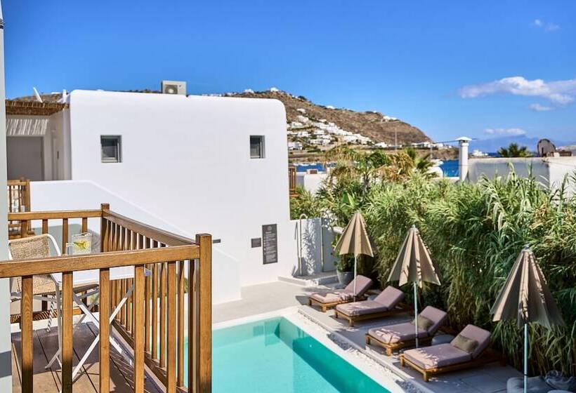 Номер Классический Вид на Бассейн, Adorno Beach Hotel And Suites